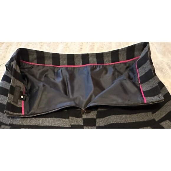 Worthington Mini Skater Skirt Wool Blend Black/Gray Stripes Women's Size 8 - Picture 12 of 16